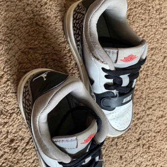 Jordan Legacy 312 Low Tech Grey Fire Red Black - Picture 3 of 6